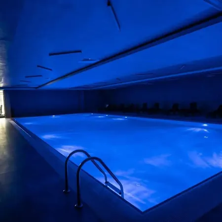 Appartement Stylish Getaway - Immerse Yourself In Luxury Istanboel